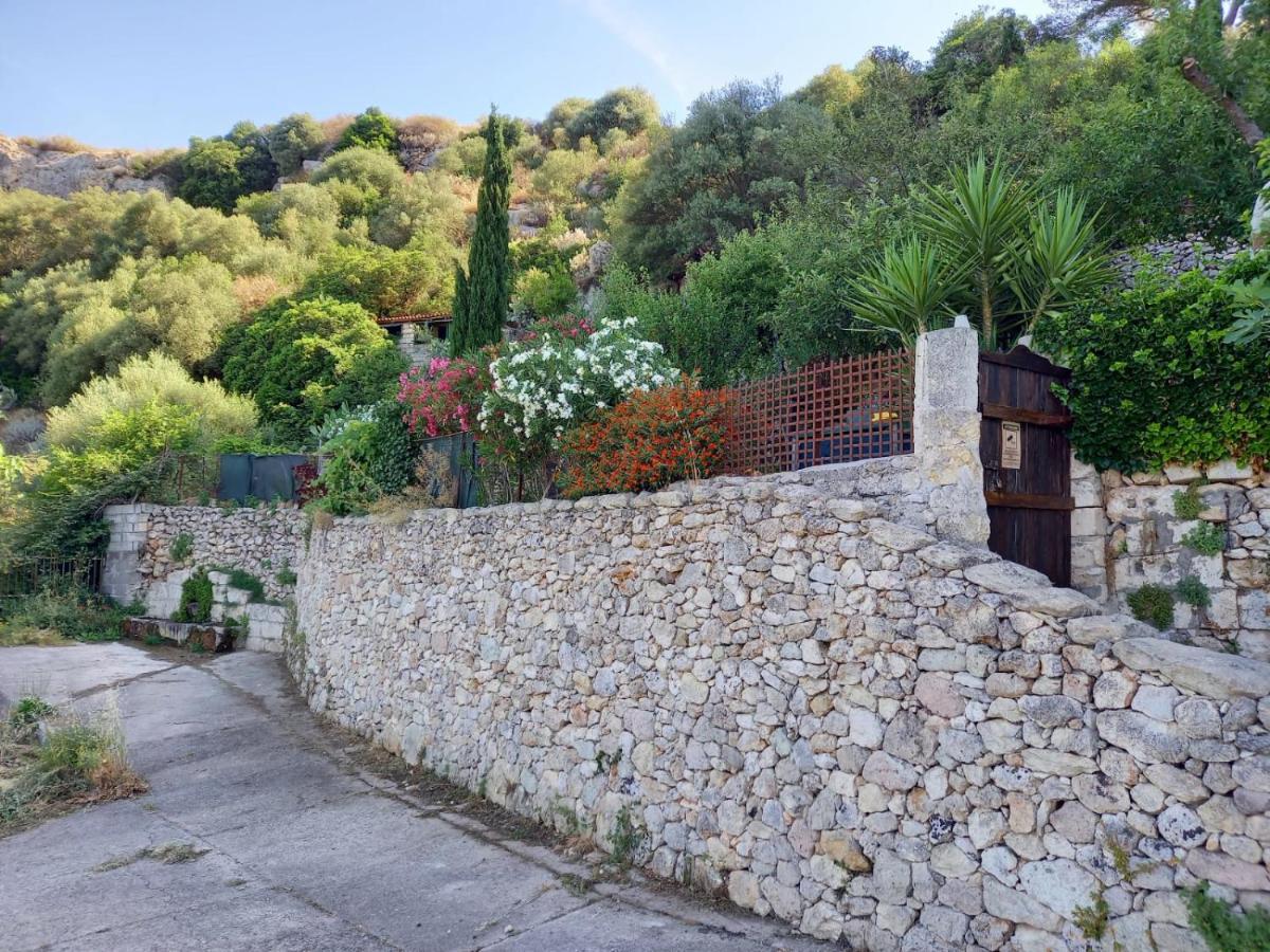Vistalago Garden Doria Monteleone Rocca Doria Exterior photo